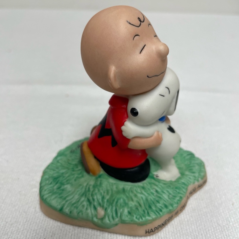 2000 Hallmark Peanuts Gallery Figurine "HAPPINESS IS ONLY A HUG AWAY!" Snoopy - Picture 7 of 8